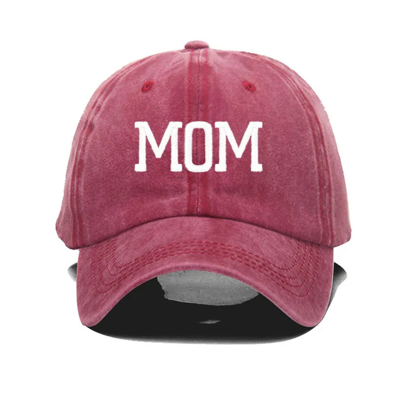 Casquette Mom Brodée - Rouge / Unique